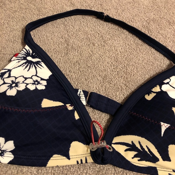 ✨Tommy Hilfiger Swimsuit✨ - Picture 3 of 4